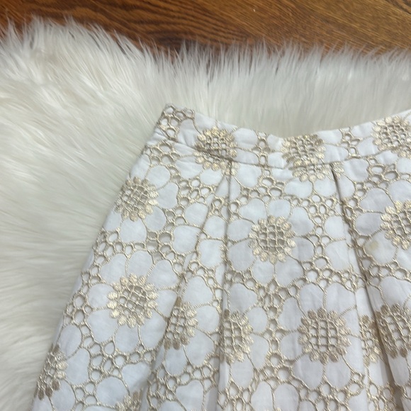 Lilly Pulitzer White & Metallic Gold Harlie Lacey Mini Skirt - Picture 4 of 6